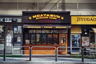 Meat&Bun Burger Shop