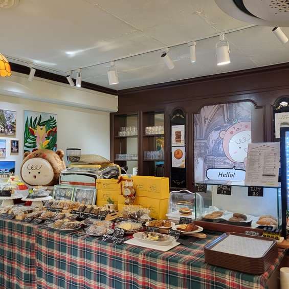 monil2_house Gluten free dedicated bread & dessert cafe