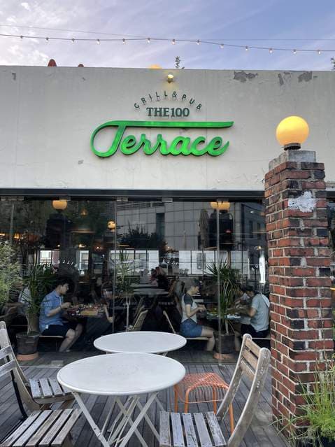 The 100(Baek) Terrace