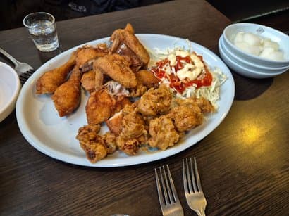 Two Two Chicken Seodaemun Branch